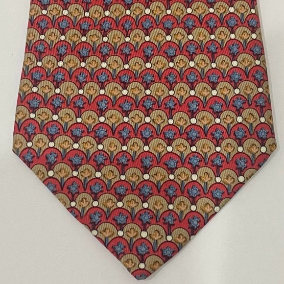 HERMÈS Paris 7673 TA Red Multi Scallop Mini Flowers Print 100% Silk Tie Necktie - Picture 1 of 14